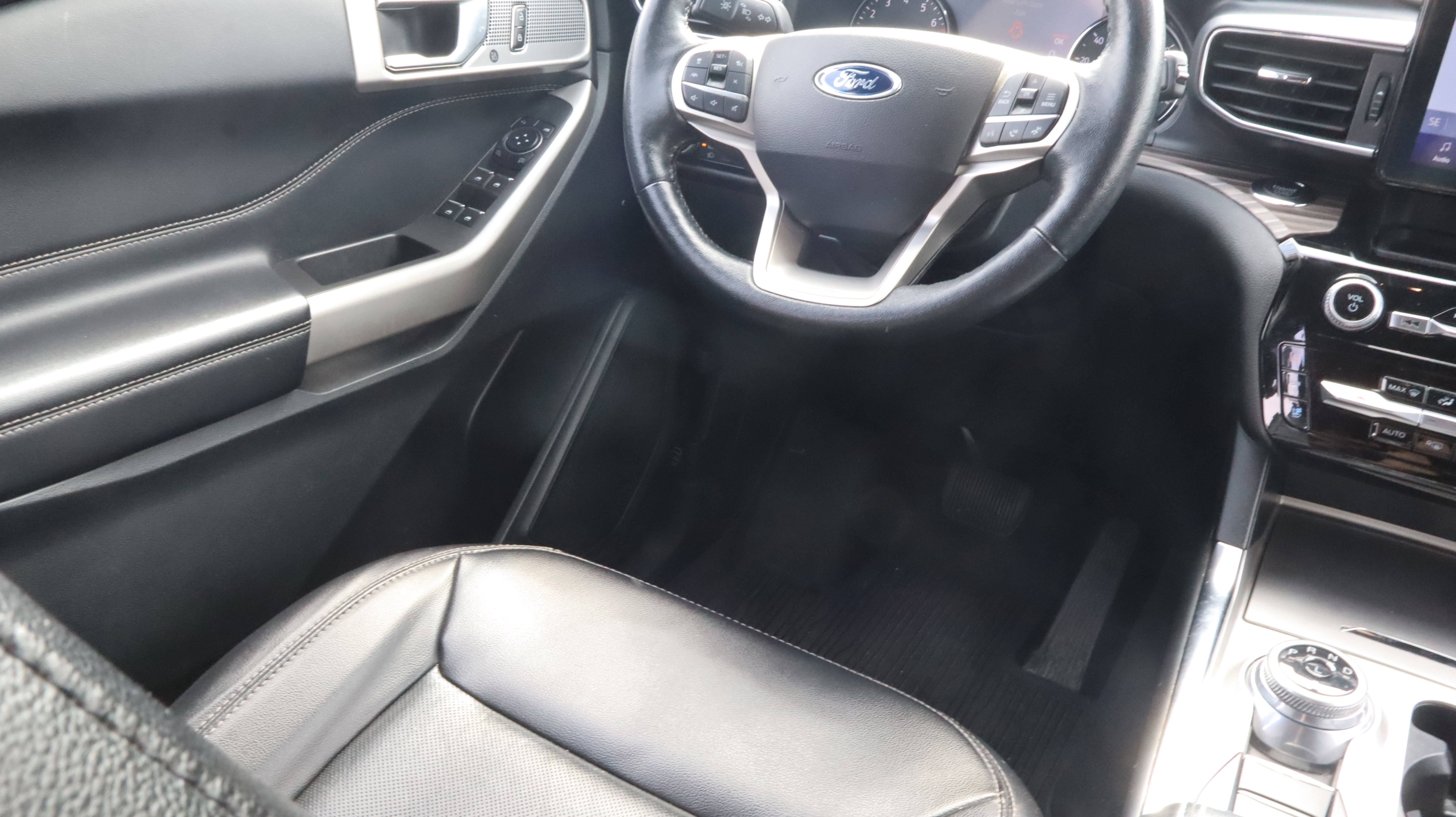 Used 2022 Ford Explorer Limited AWD/4WD image 13