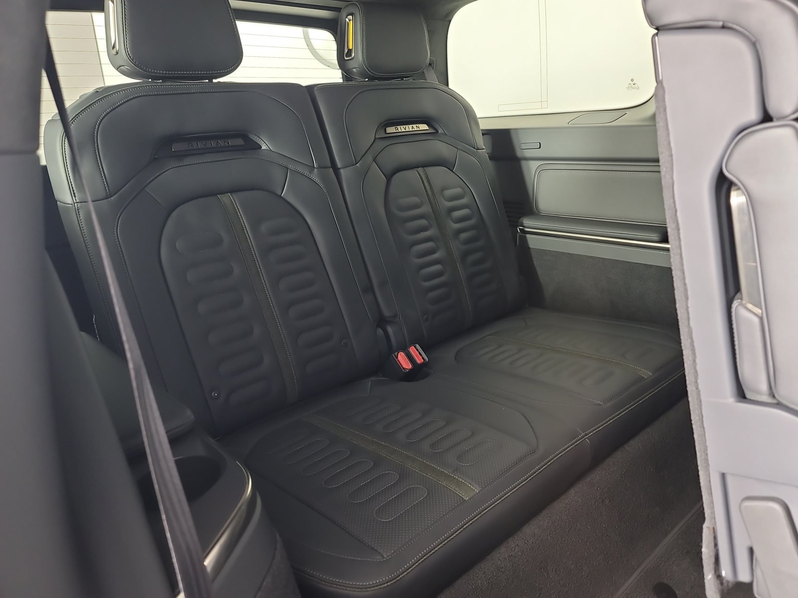 Used 2022 Rivian R1S Launch Edition Quad AWD/4WD image 25