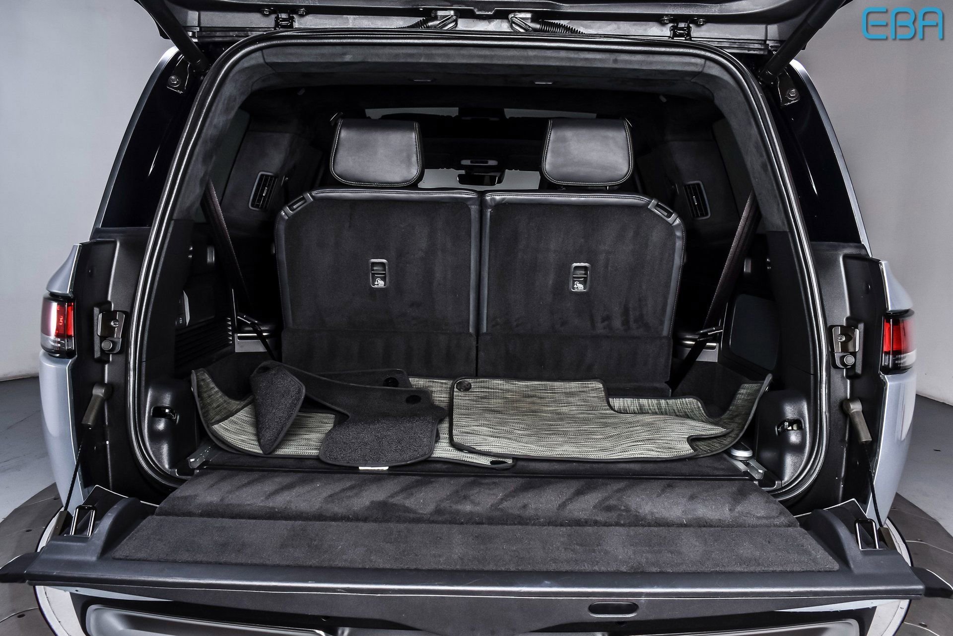 Used 2023 Rivian R1S Adventure image 13
