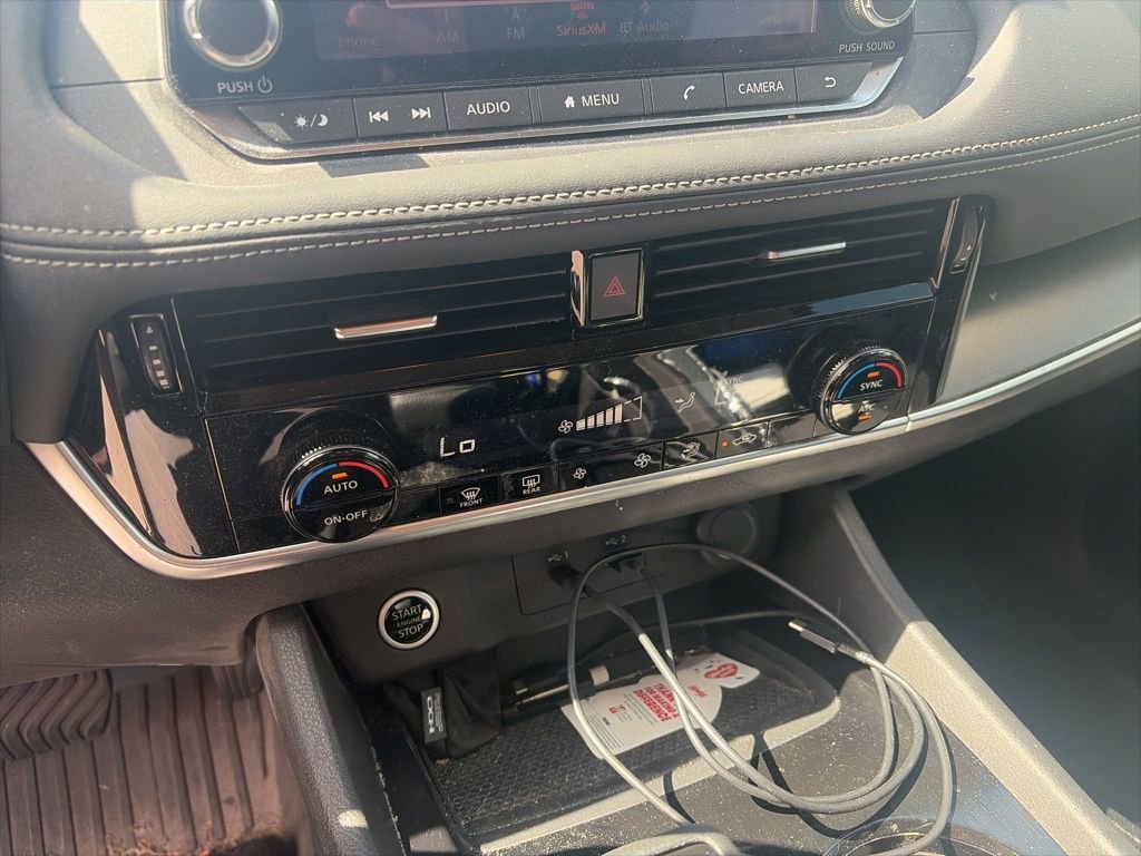 Used 2021 Nissan Rogue SV image 16