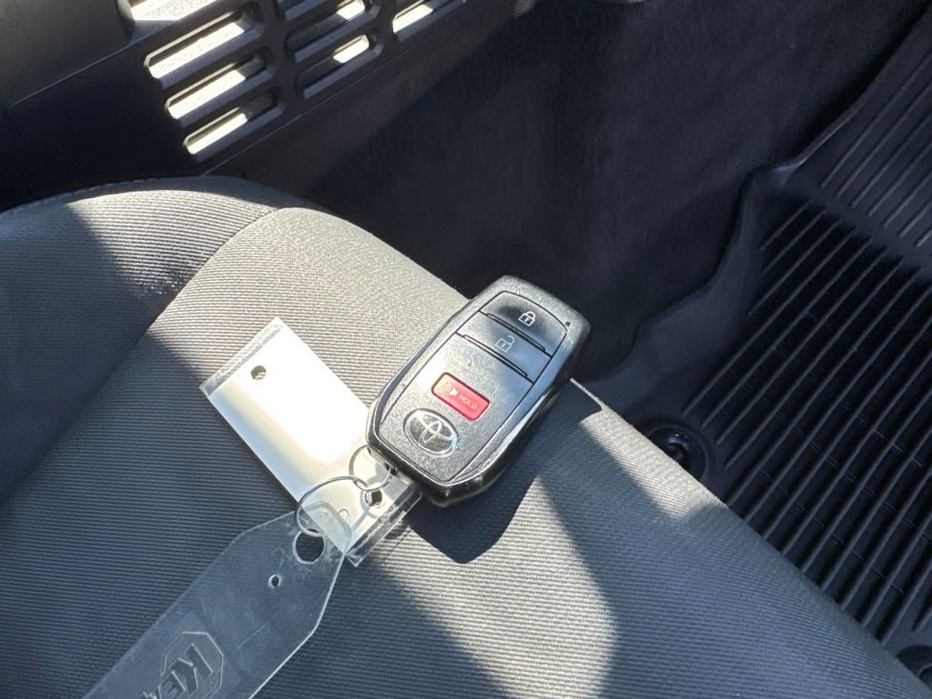 Used 2024 Toyota Tacoma SR AWD/4WD image 39