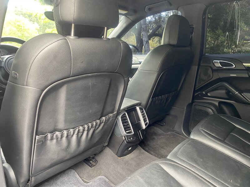 Used 2012 Porsche Cayenne AWD/4WD image 17