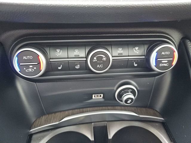 Used 2023 Alfa Romeo Stelvio Ti image 31