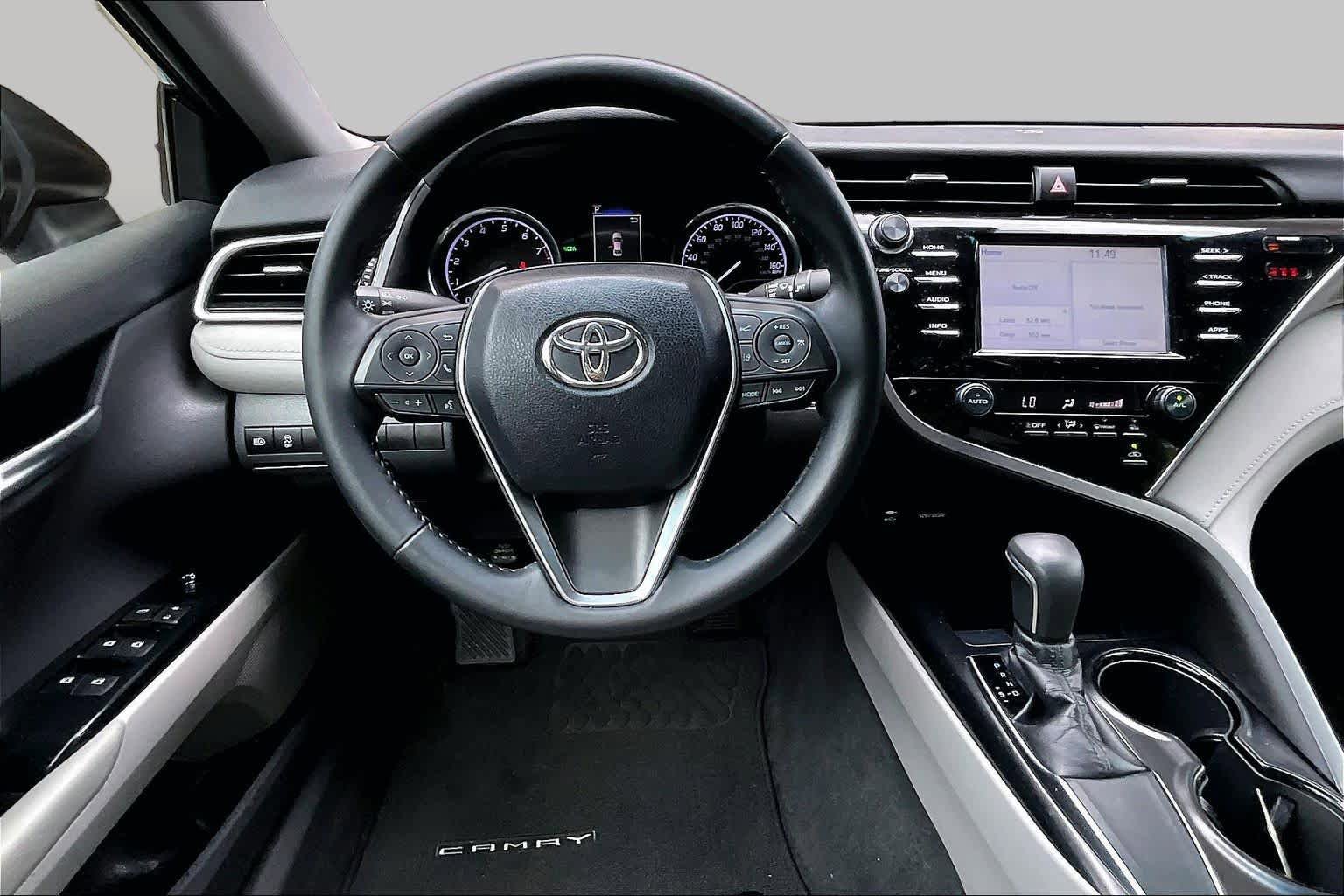 Used 2018 Toyota Camry SE w/ Convenience Package FWD image 6