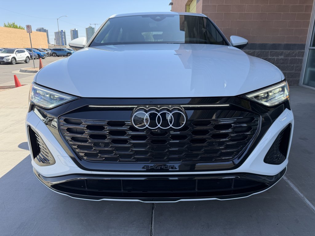 Used 2024 Audi Q8 e-tron Prestige w/ Prestige Package AWD/4WD image 10