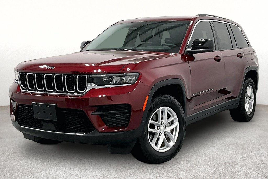 Used 2023 Jeep Grand Cherokee Laredo AWD/4WD image 11