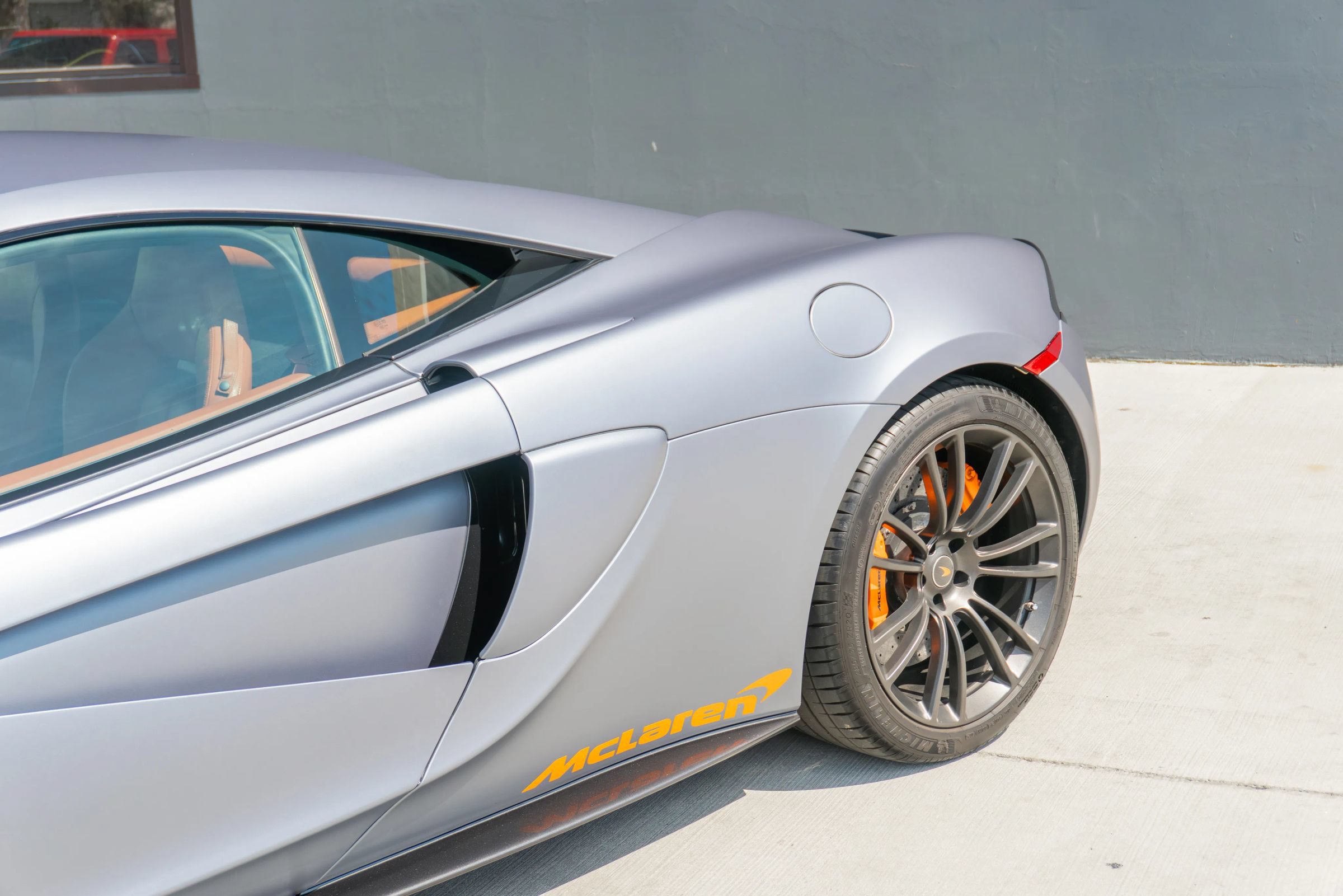 Used 2017 McLaren 570S Coupe RWD image 23