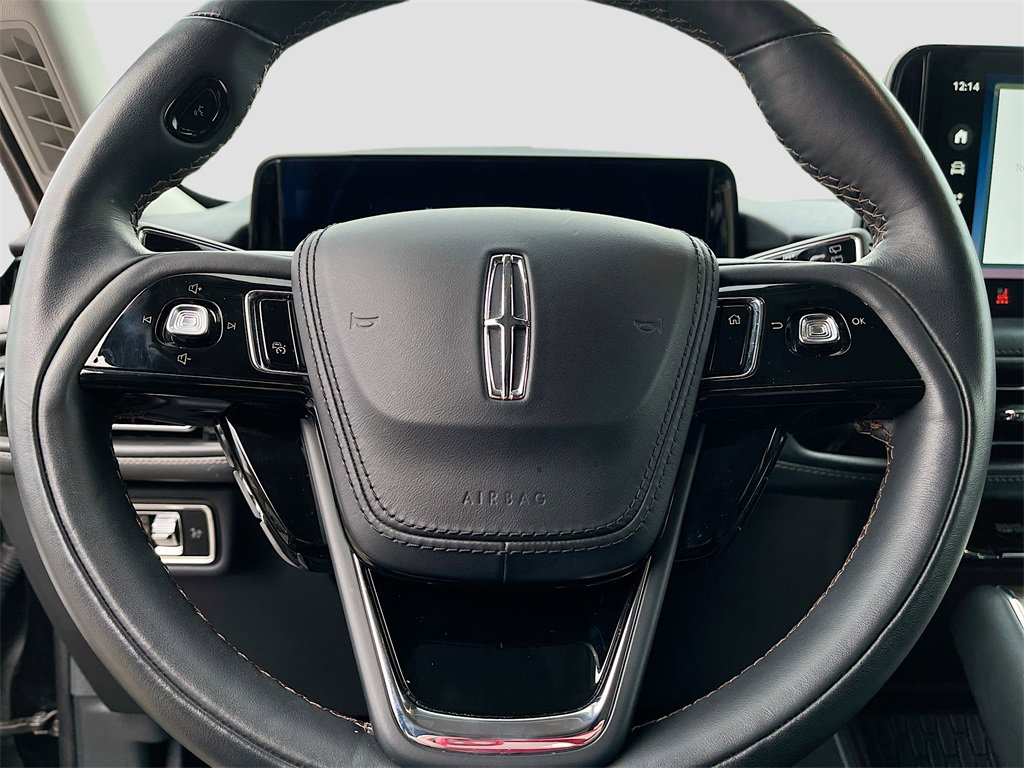 Used 2025 Lincoln Aviator Reserve w/ Equipment Group 201A image 11