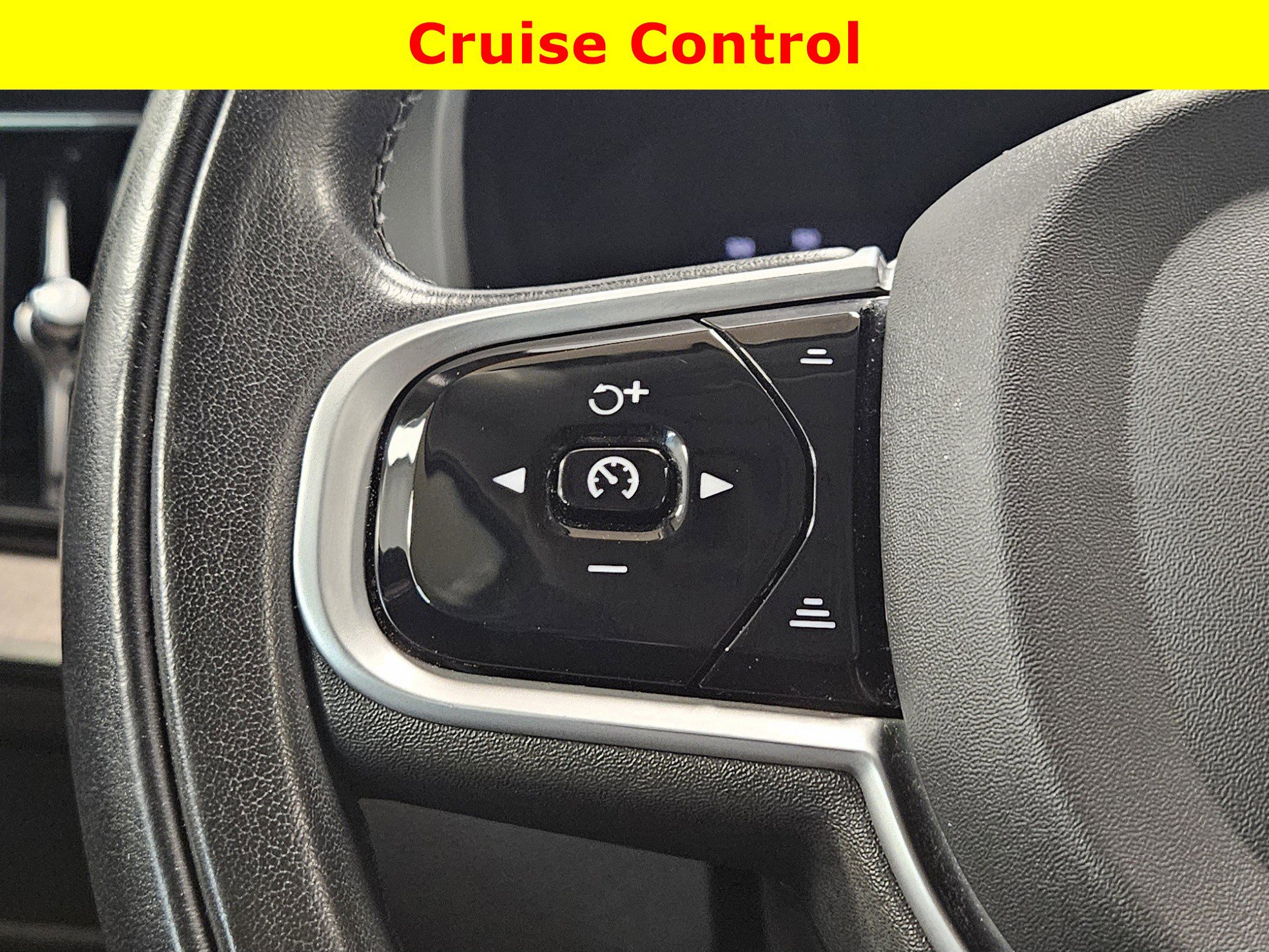 Used 2022 Volvo XC60 B5 Inscription w/ Advanced Package image 36