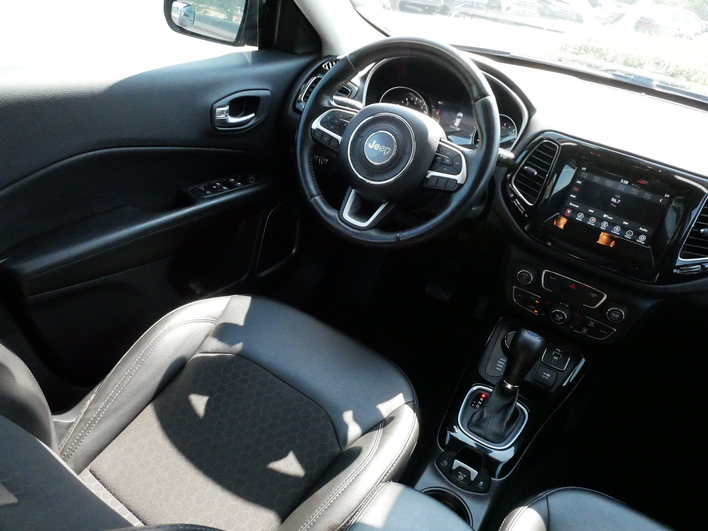 Used 2021 Jeep Compass Latitude AWD/4WD image 9