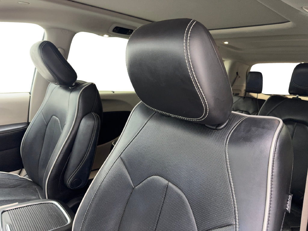 Used 2022 Chrysler Pacifica Limited FWD image 30