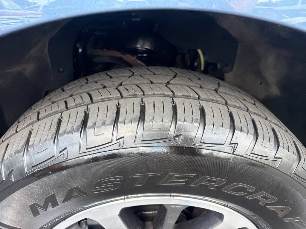 Used 2019 Ford Expedition XLT w/ Equipment Group 202A AWD/4WD image 28