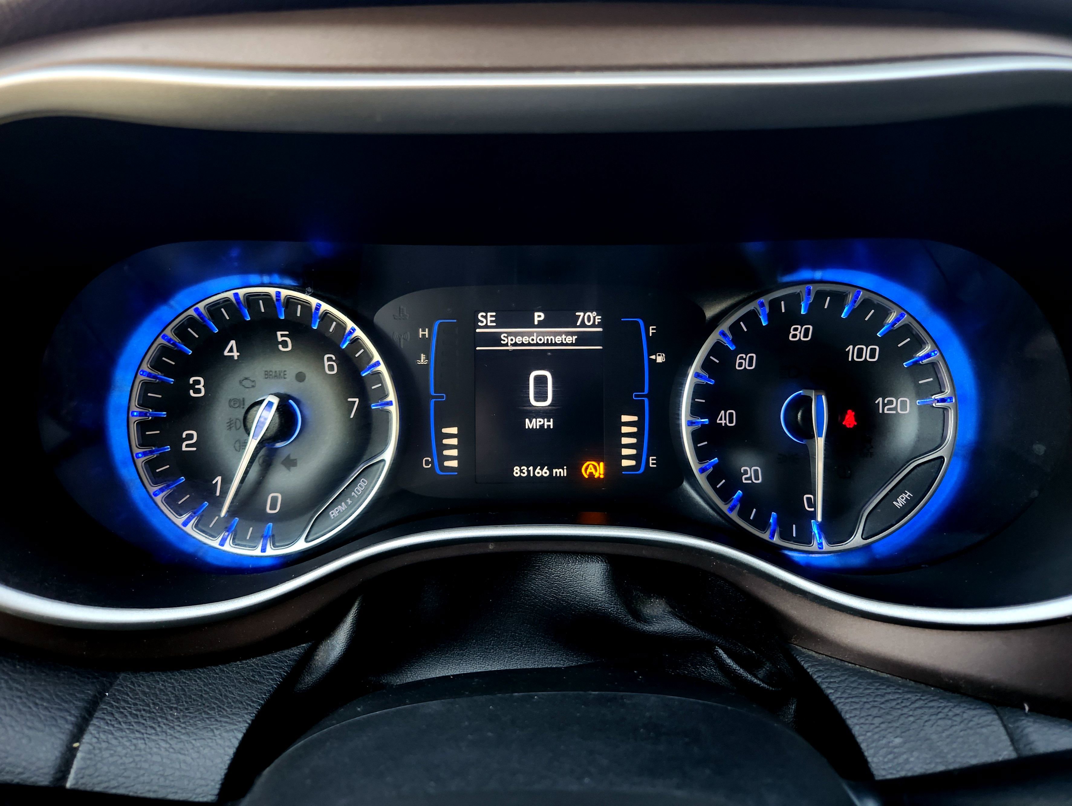 Used 2018 Chrysler Pacifica Touring-L image 14