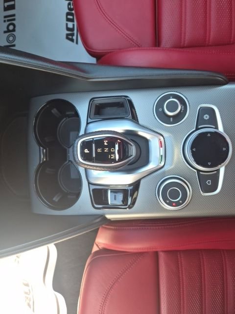 Used 2024 Alfa Romeo Giulia Veloce image 23