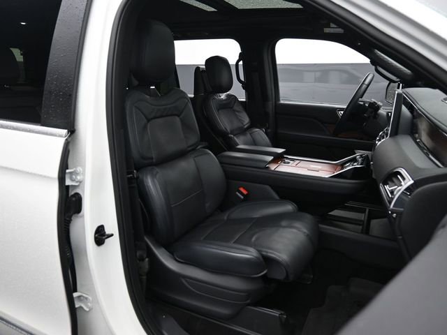 Used 2024 Lincoln Navigator Reserve image 27