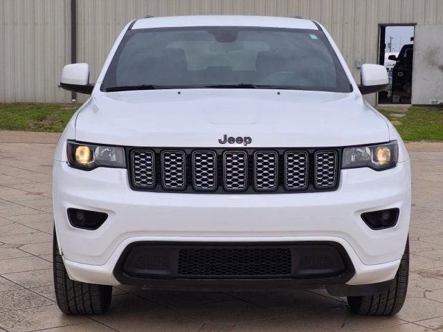 Used 2021 Jeep Grand Cherokee Laredo X AWD/4WD image 2