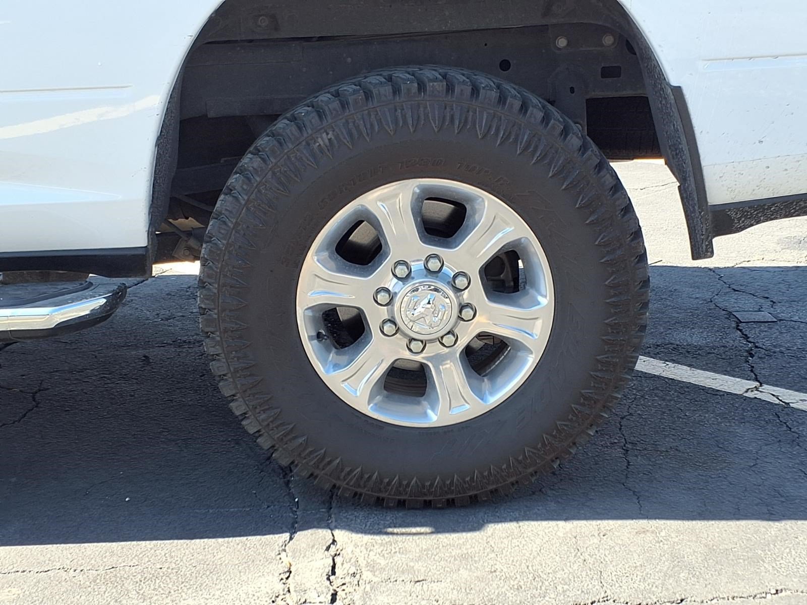 Used 2025 RAM 2500 Laramie AWD/4WD image 10
