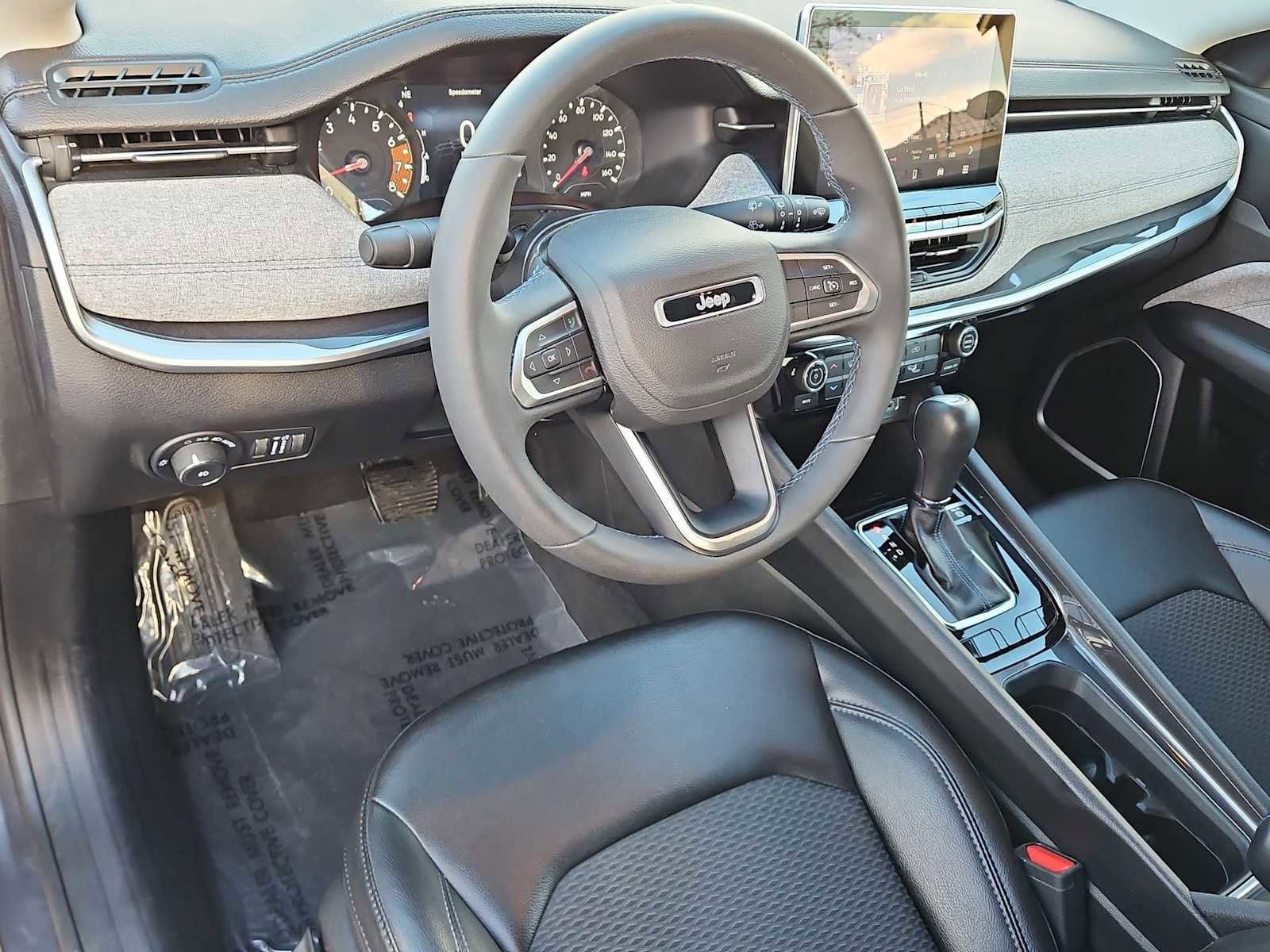 Used 2022 Jeep Compass Latitude image 10