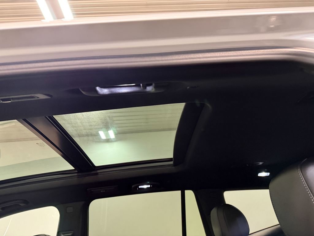 Used 2023 Cadillac XT6 Premium Luxury image 10