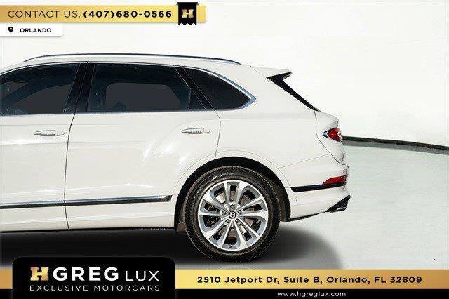 Used 2022 Bentley Bentayga AWD/4WD image 18