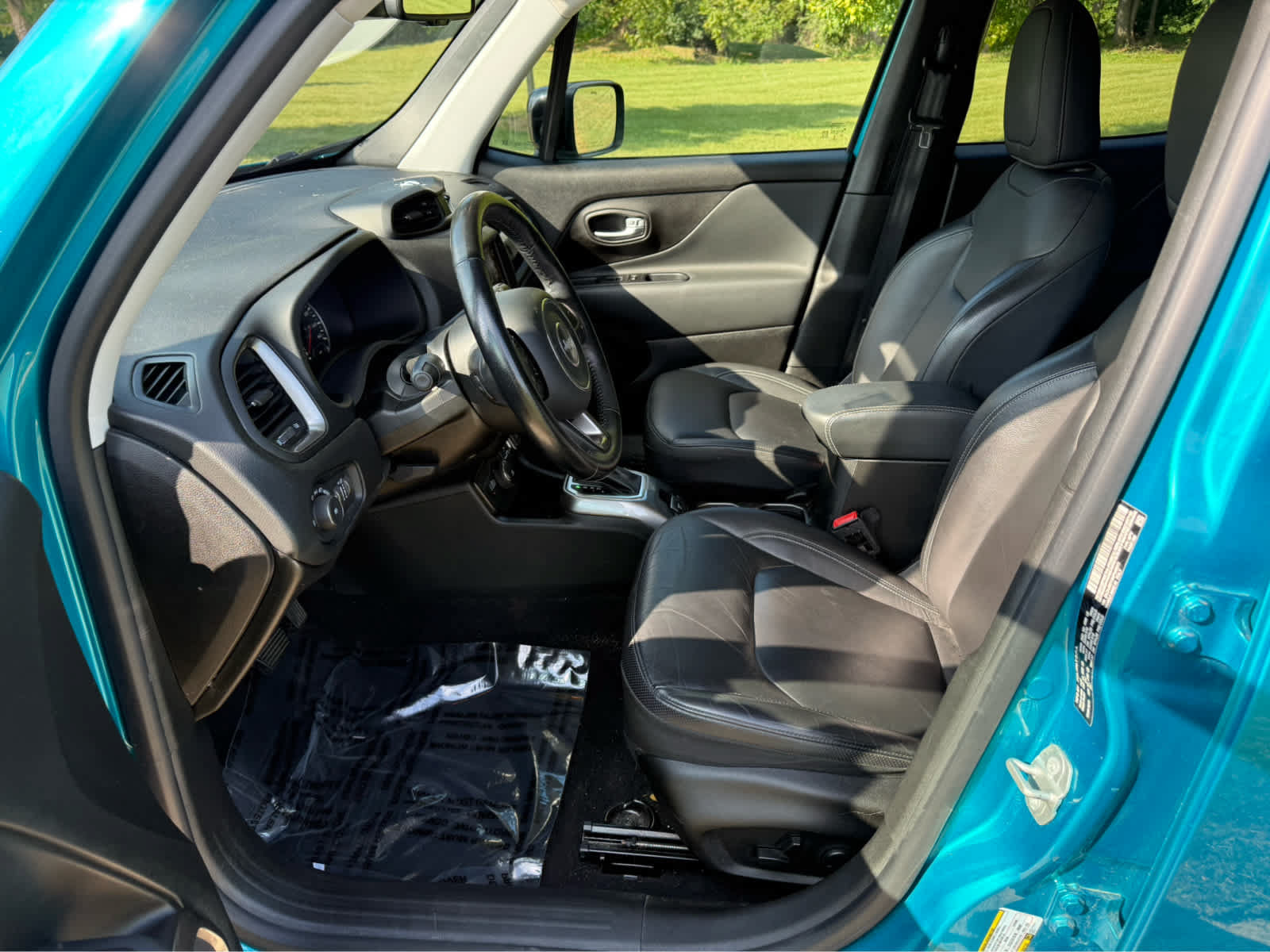 Used 2022 Jeep Renegade Limited AWD/4WD image 10