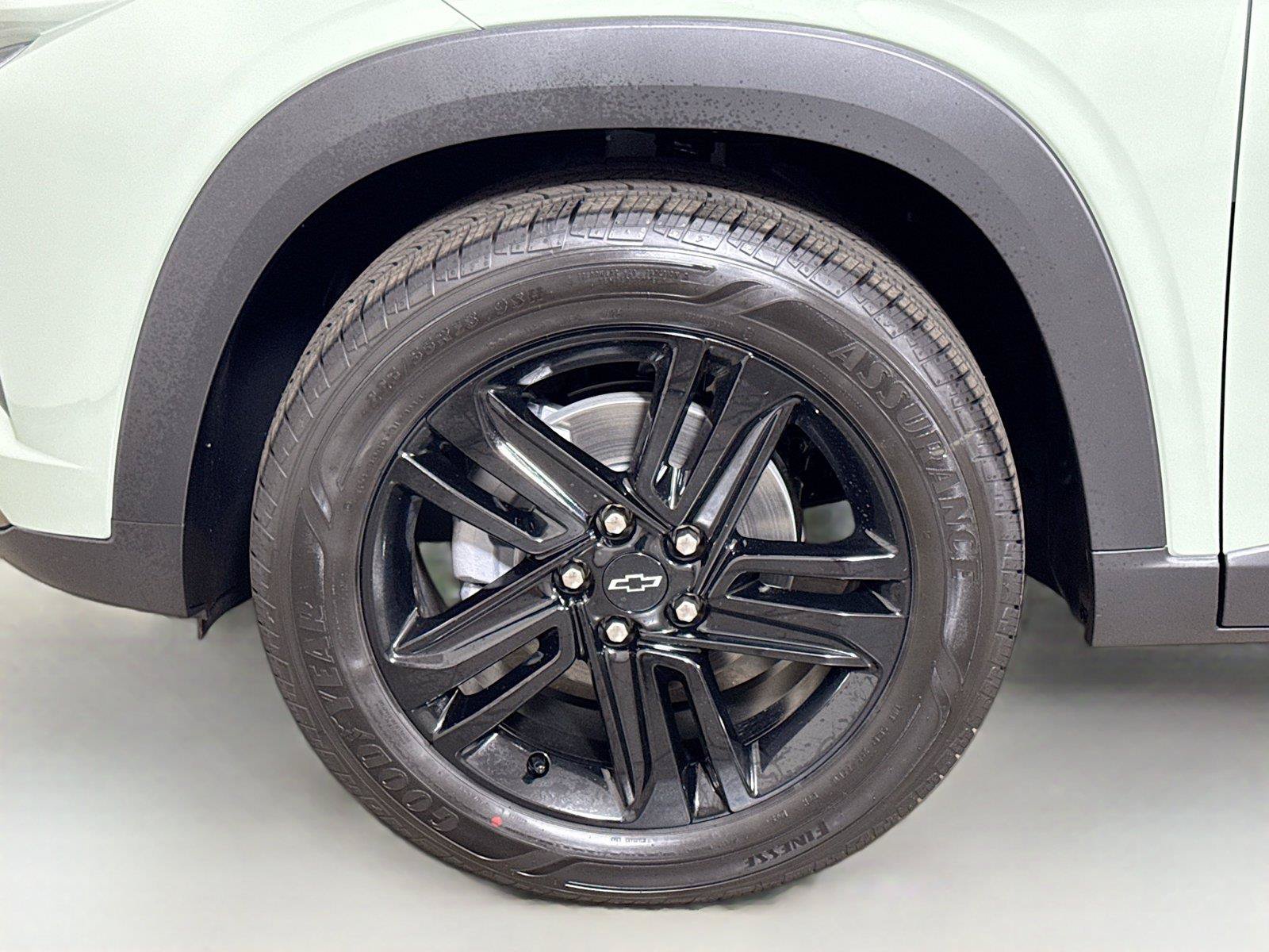 New 2026 Chevrolet Trax ACTIV w/ Sunroof Package FWD image 18