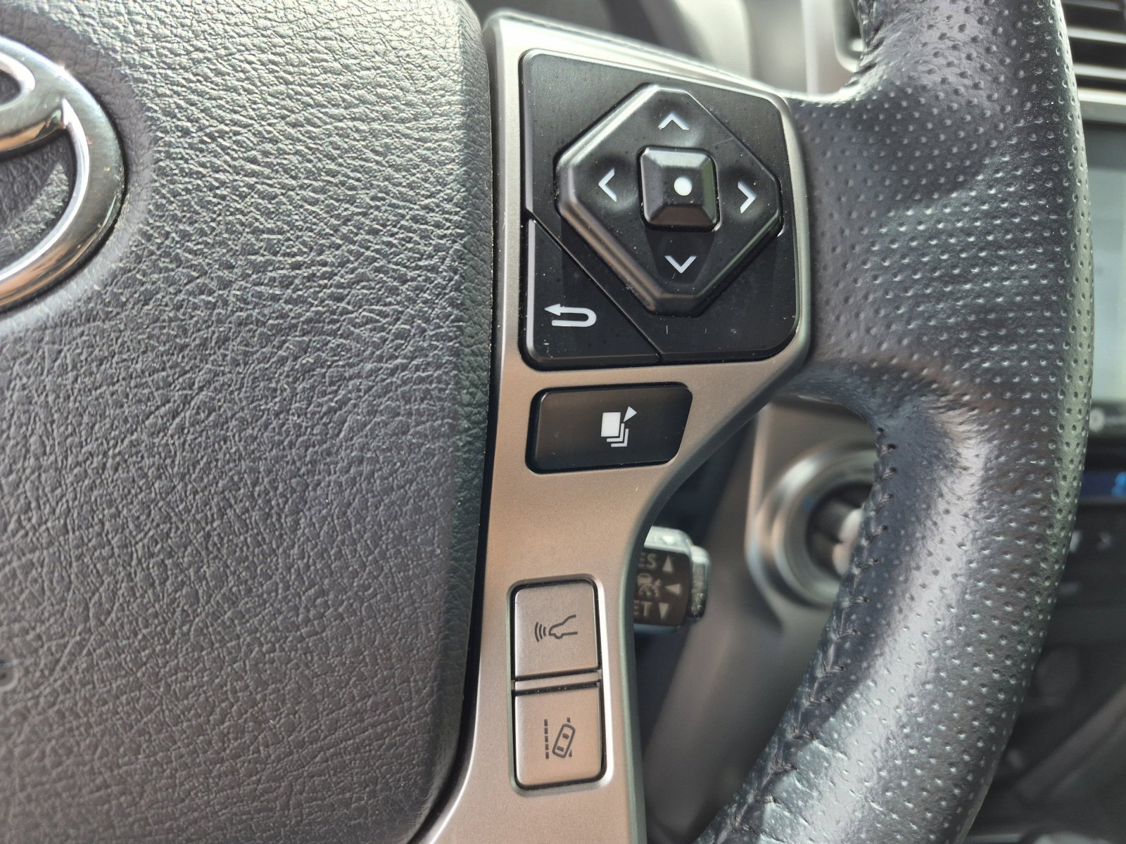 Used 2023 Toyota 4Runner Limited AWD/4WD image 27