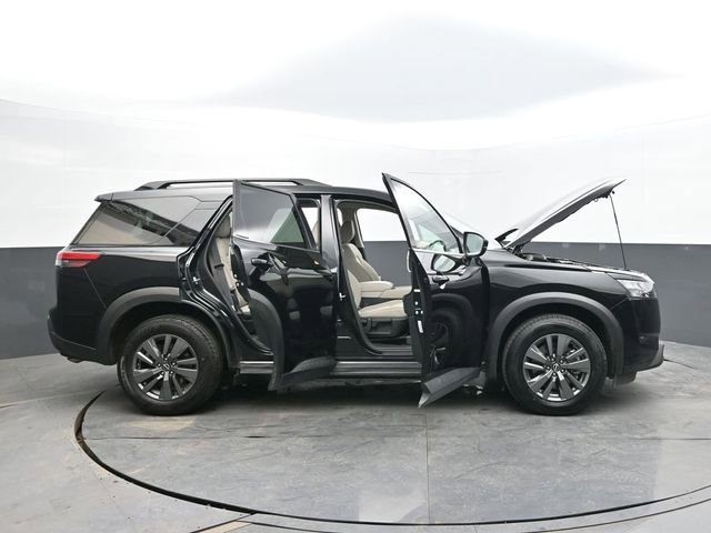 Used 2025 Nissan Pathfinder SV image 65