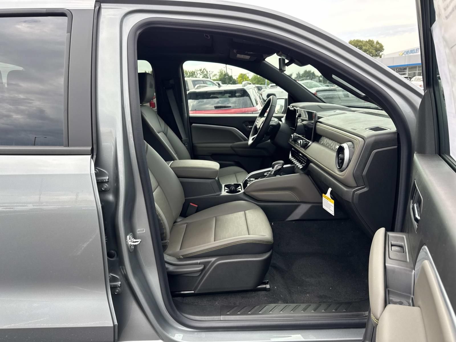 New 2026 Chevrolet Colorado ZR2 w/ ZR2 Bison Edition AWD/4WD image 11