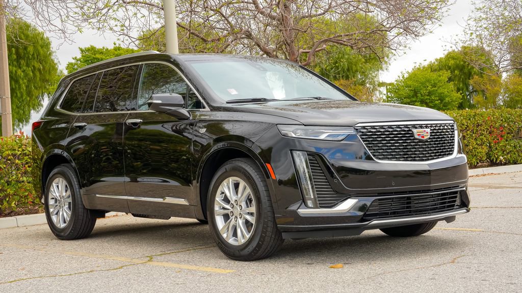 Certified 2025 Cadillac XT6 Luxury image 6