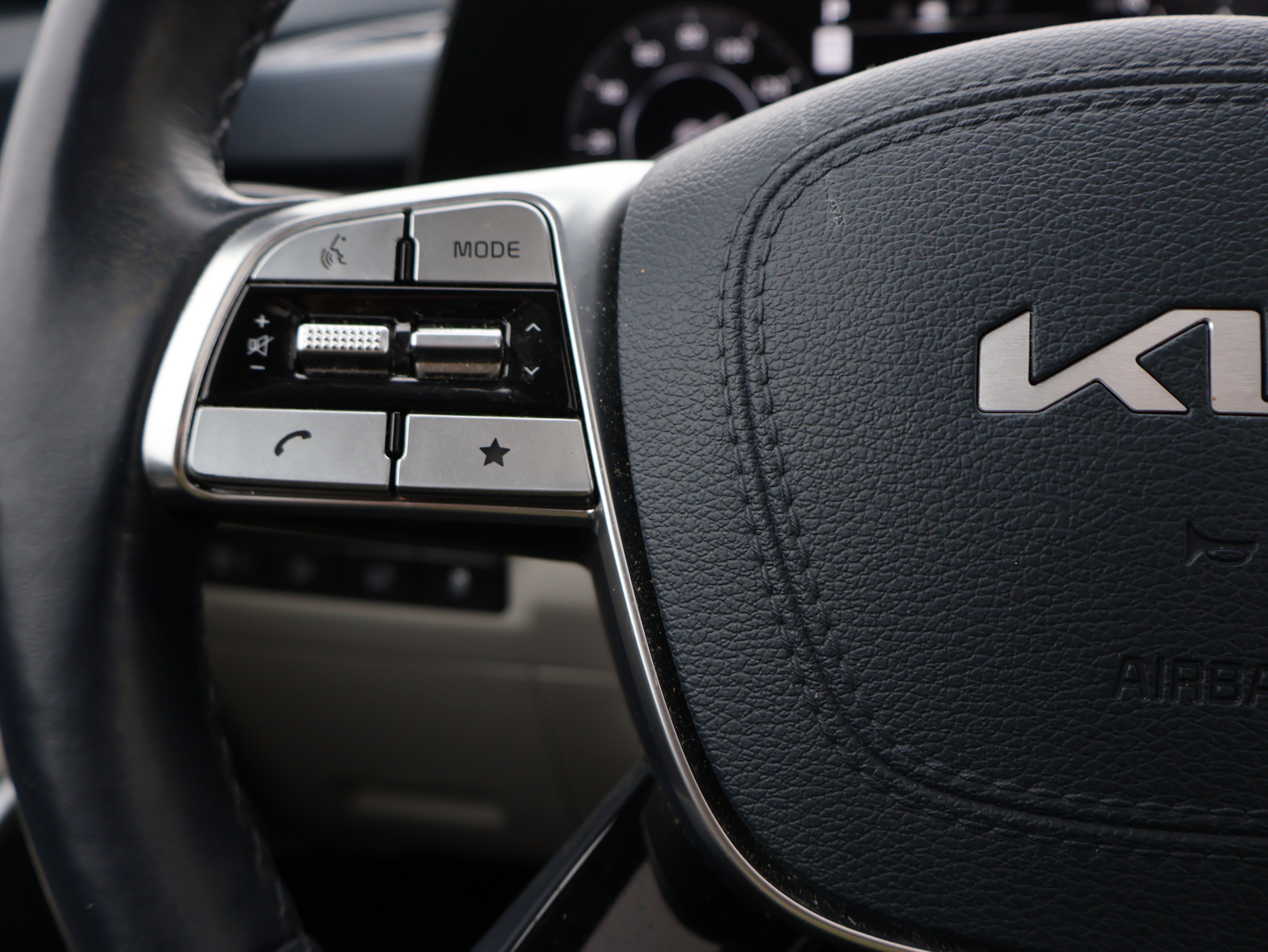 Used 2023 Kia Telluride SX image 34