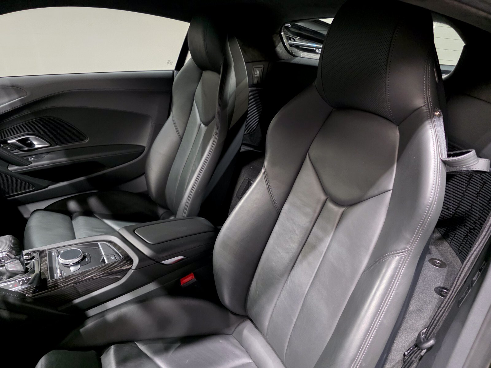 Used 2020 Audi R8 V10 w/ Carbon Exterior Package AWD/4WD image 8