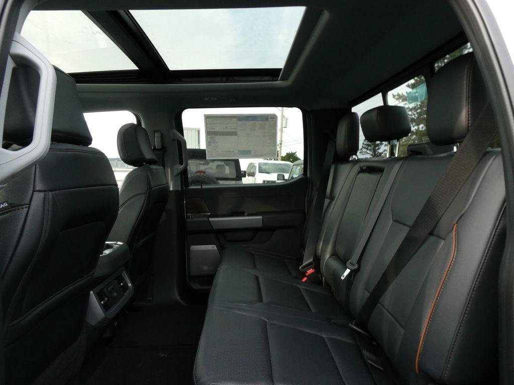 New 2026 Ford F250 Lariat w/ Black Appearance Package AWD/4WD image 16