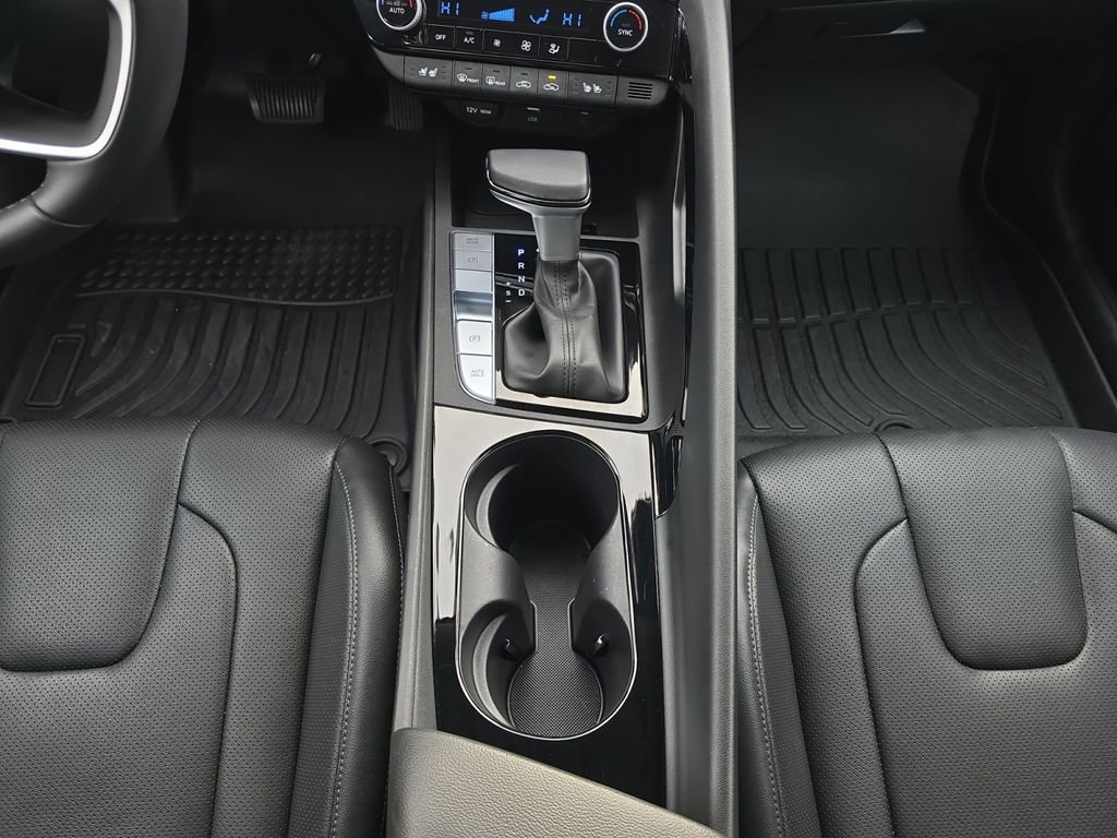 Certified 2025 Hyundai Elantra Limited image 20