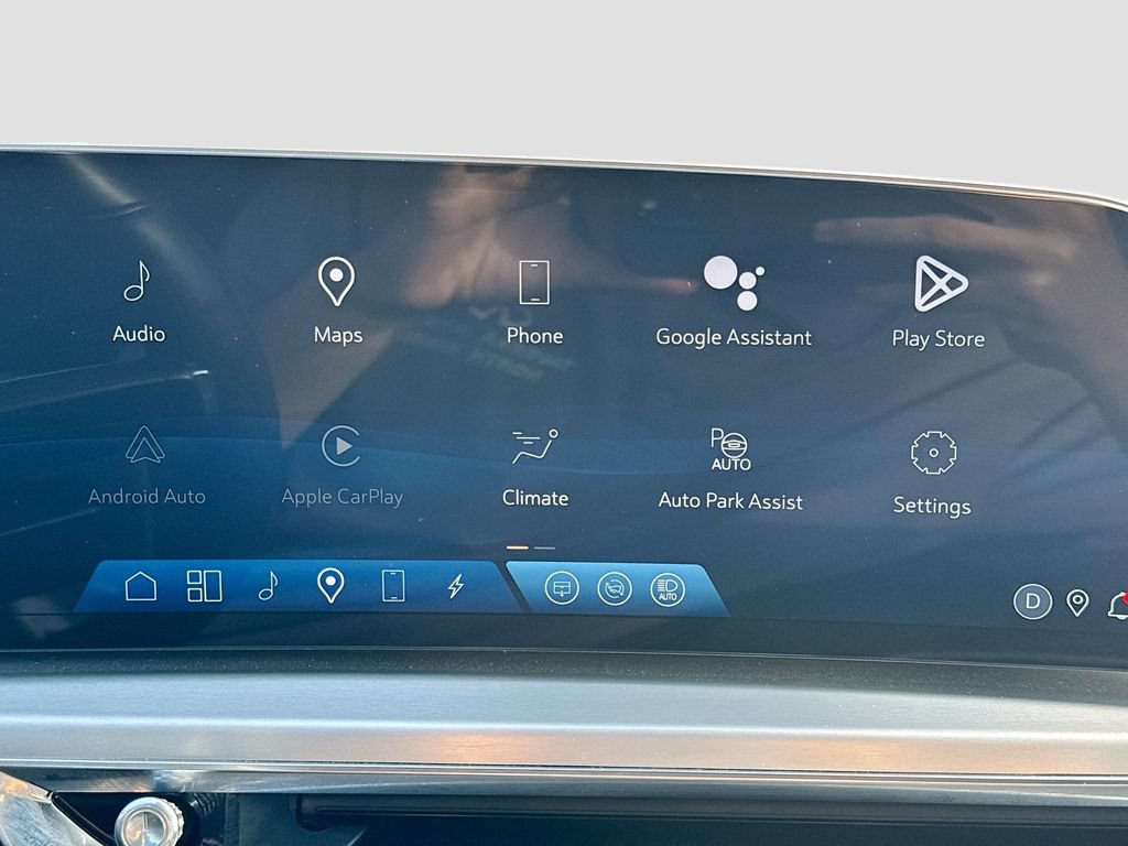 Used 2023 Cadillac Lyriq AWD image 16