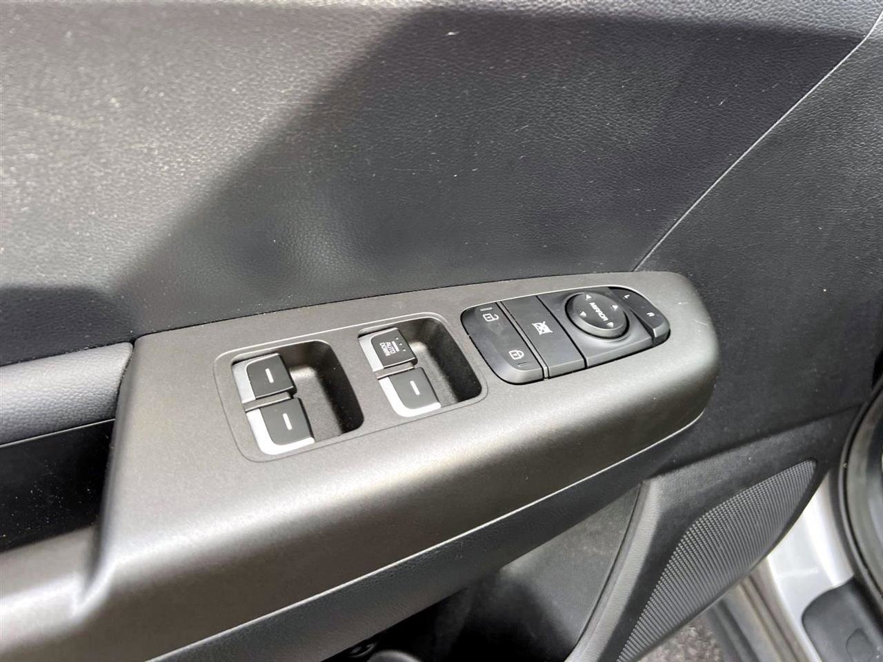 Used 2022 Kia Sportage LX AWD/4WD image 17