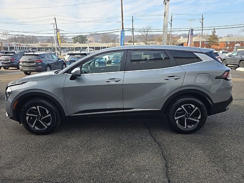 Used 2023 Kia Sportage LX image 6