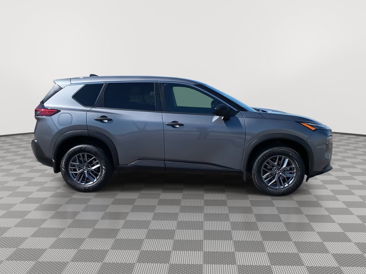 Used 2023 Nissan Rogue S AWD/4WD image 8
