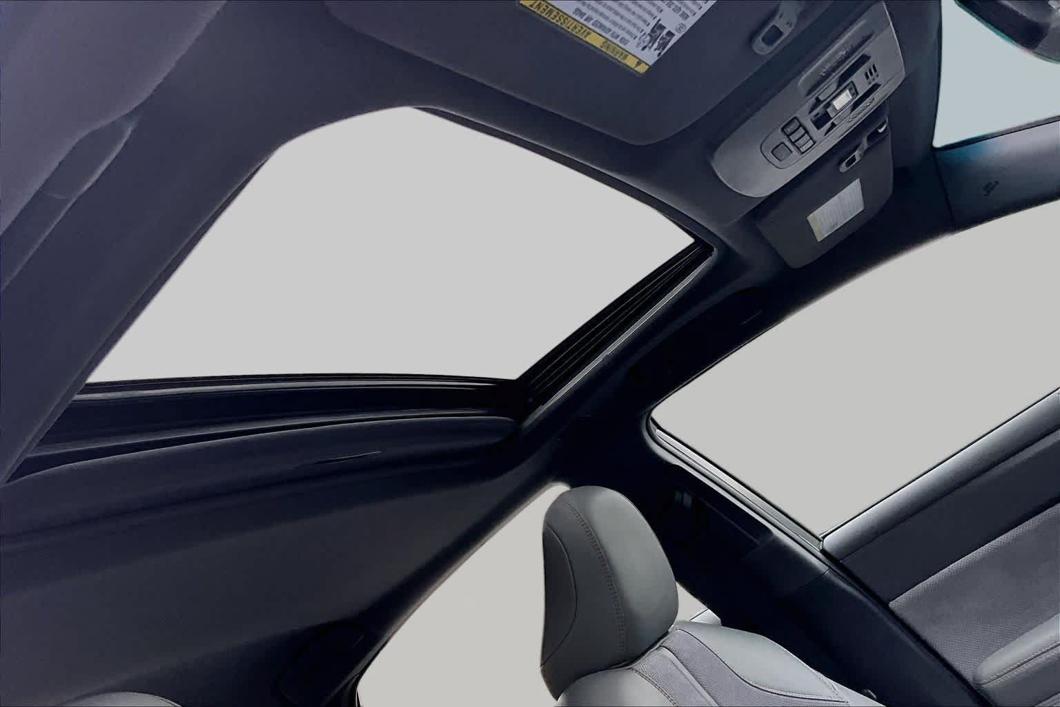 Certified 2019 Toyota Avalon Touring w/ Advanced Safety Package FWD image 14