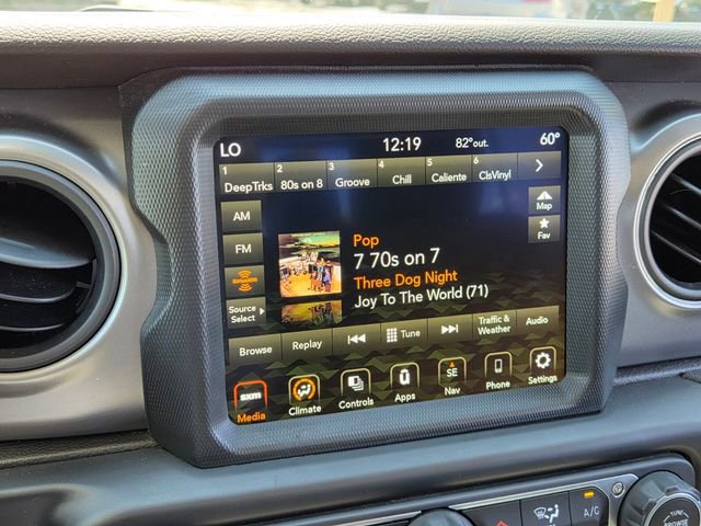 Used 2021 Jeep Gladiator Willys image 26