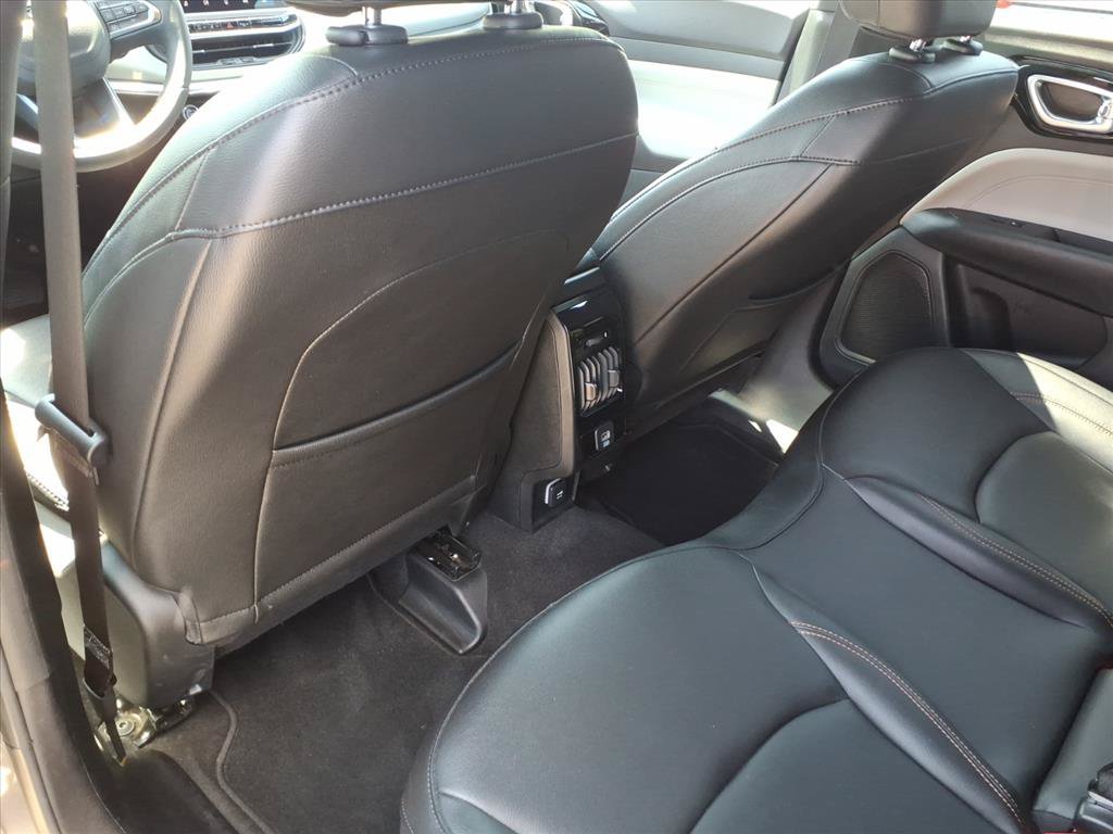 Used 2023 Jeep Compass Limited AWD/4WD image 15