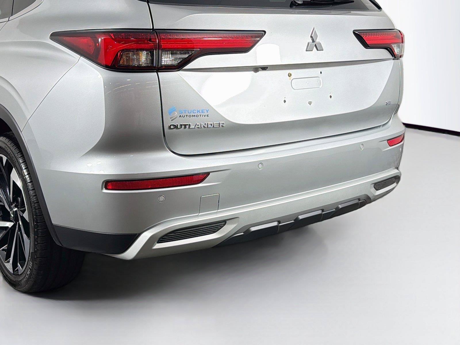Used 2023 Mitsubishi Outlander SE AWD/4WD image 39