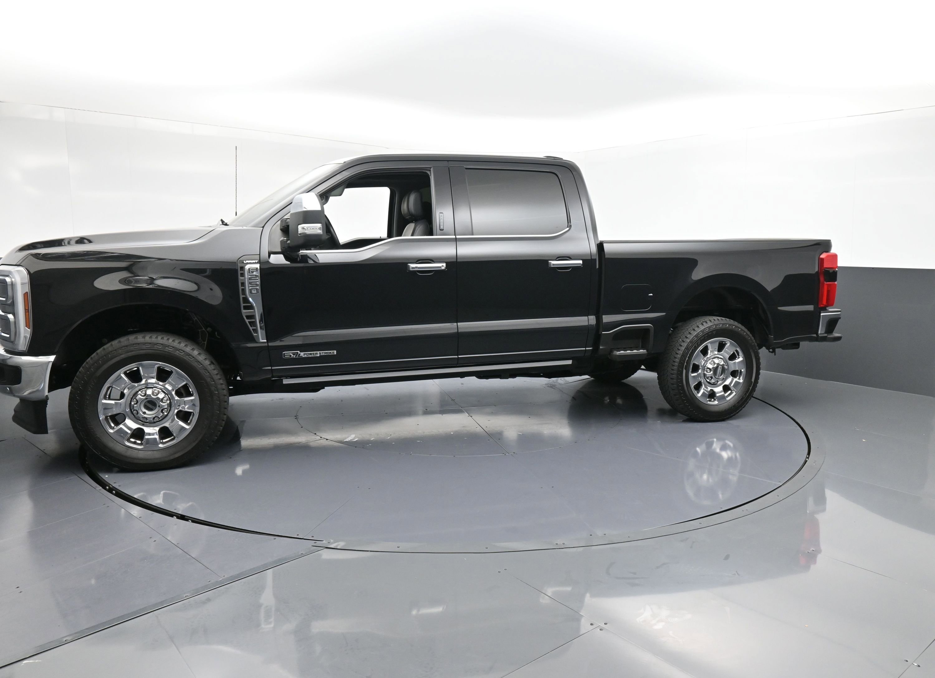 Used 2024 Ford F250 Lariat w/ Lariat Ultimate Package image 5