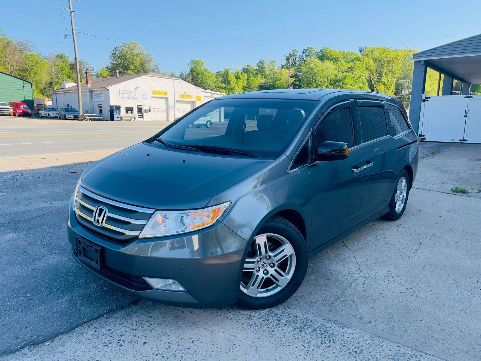 Used 2012 Honda Odyssey Touring image 1