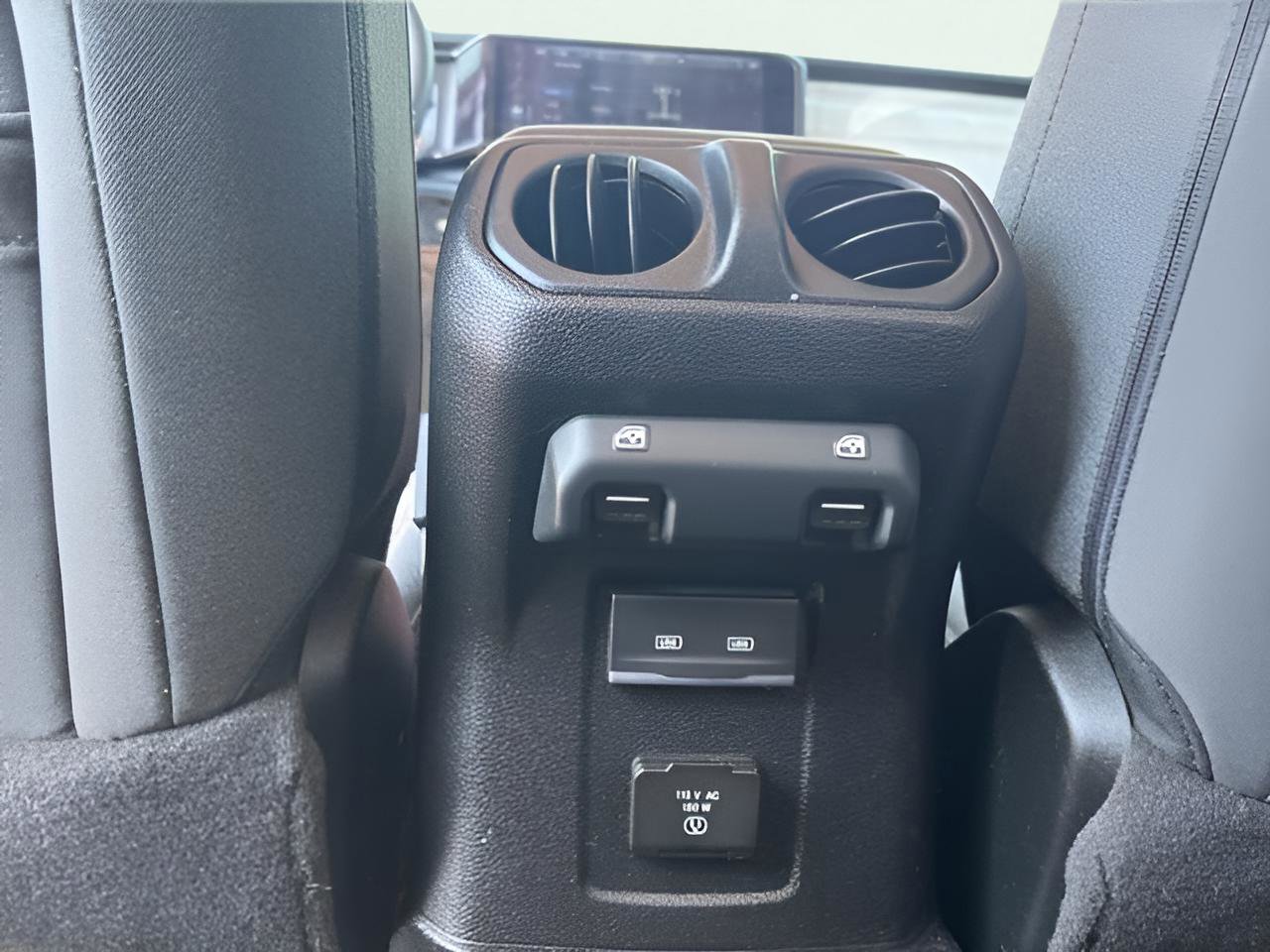 Used 2024 Jeep Wrangler Sahara image 26