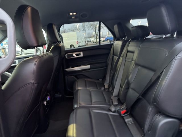 Certified 2021 Ford Explorer XLT w/ Equipment Group 202A image 17