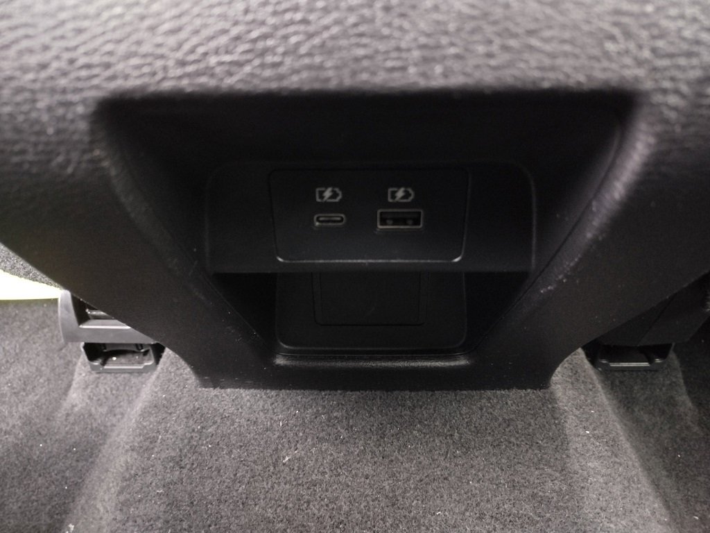 Used 2024 Mitsubishi Outlander SE Black Edition image 14