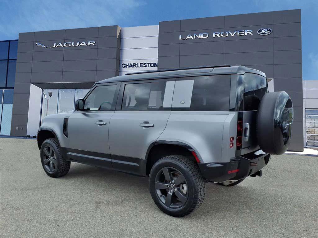 Certified 2023 Land Rover Defender 110 X-Dynamic SE AWD/4WD image 3