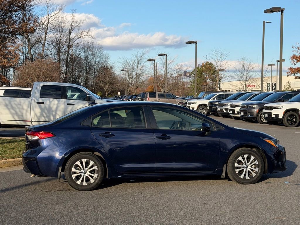 Used 2022 Toyota Corolla LE image 6