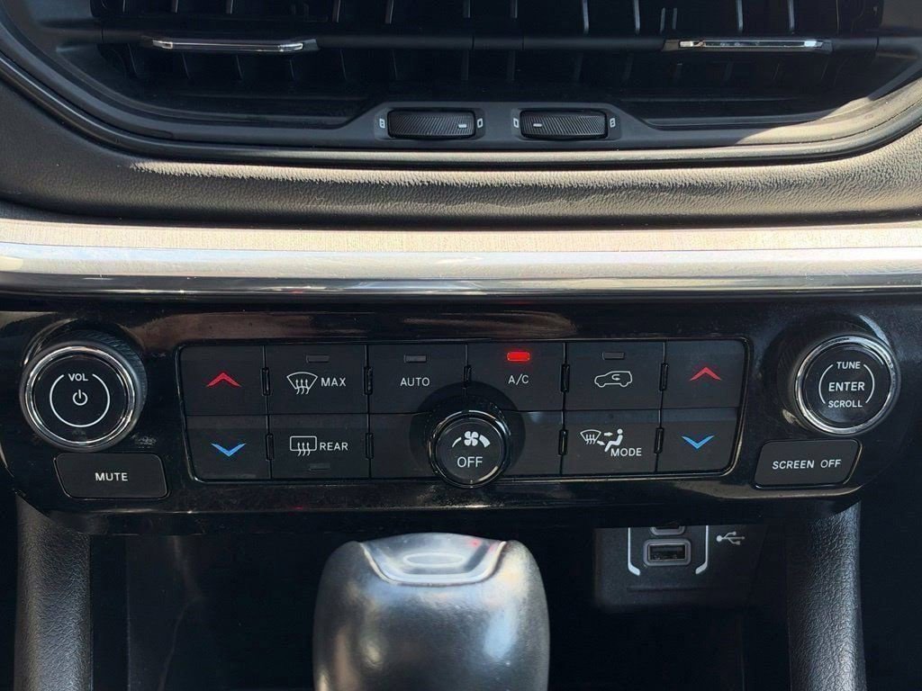 Used 2023 Jeep Compass High Altitude AWD/4WD image 25